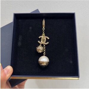 Chanel gift keychain